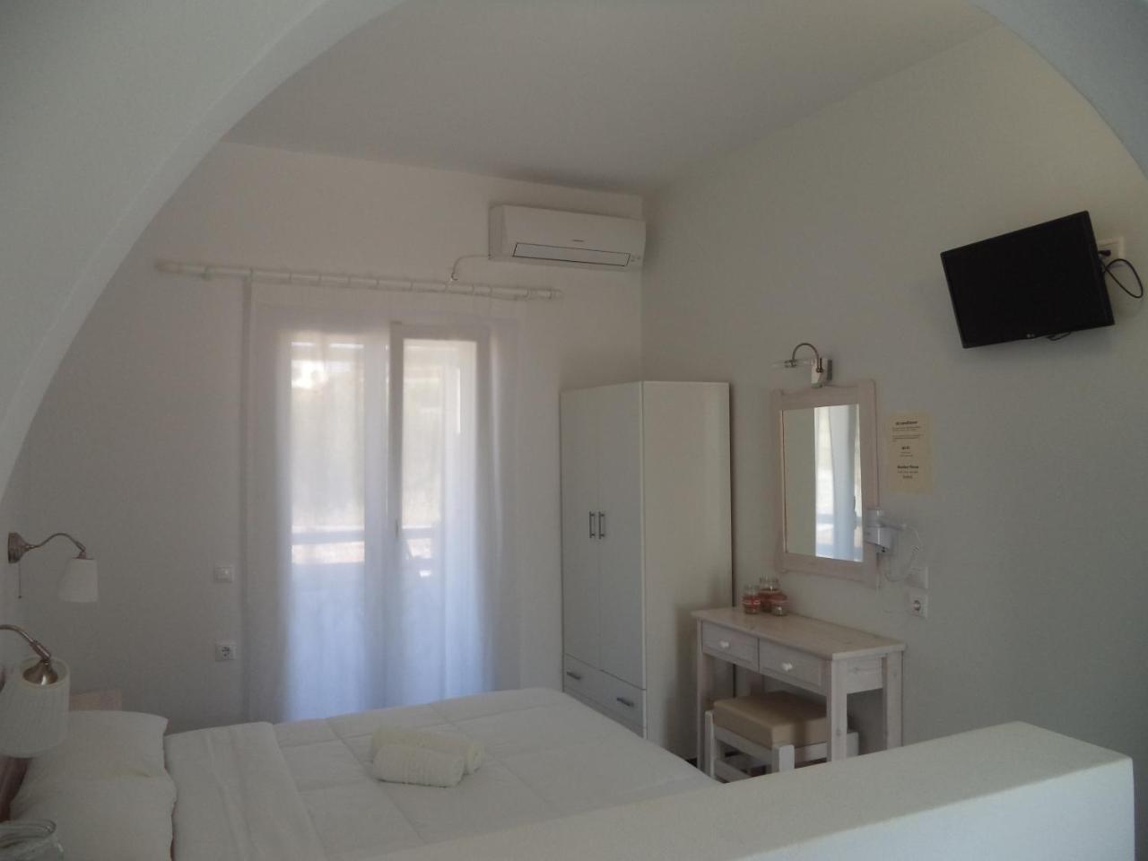 Taxiarchis Studios Agios Georgios  Экстерьер фото
