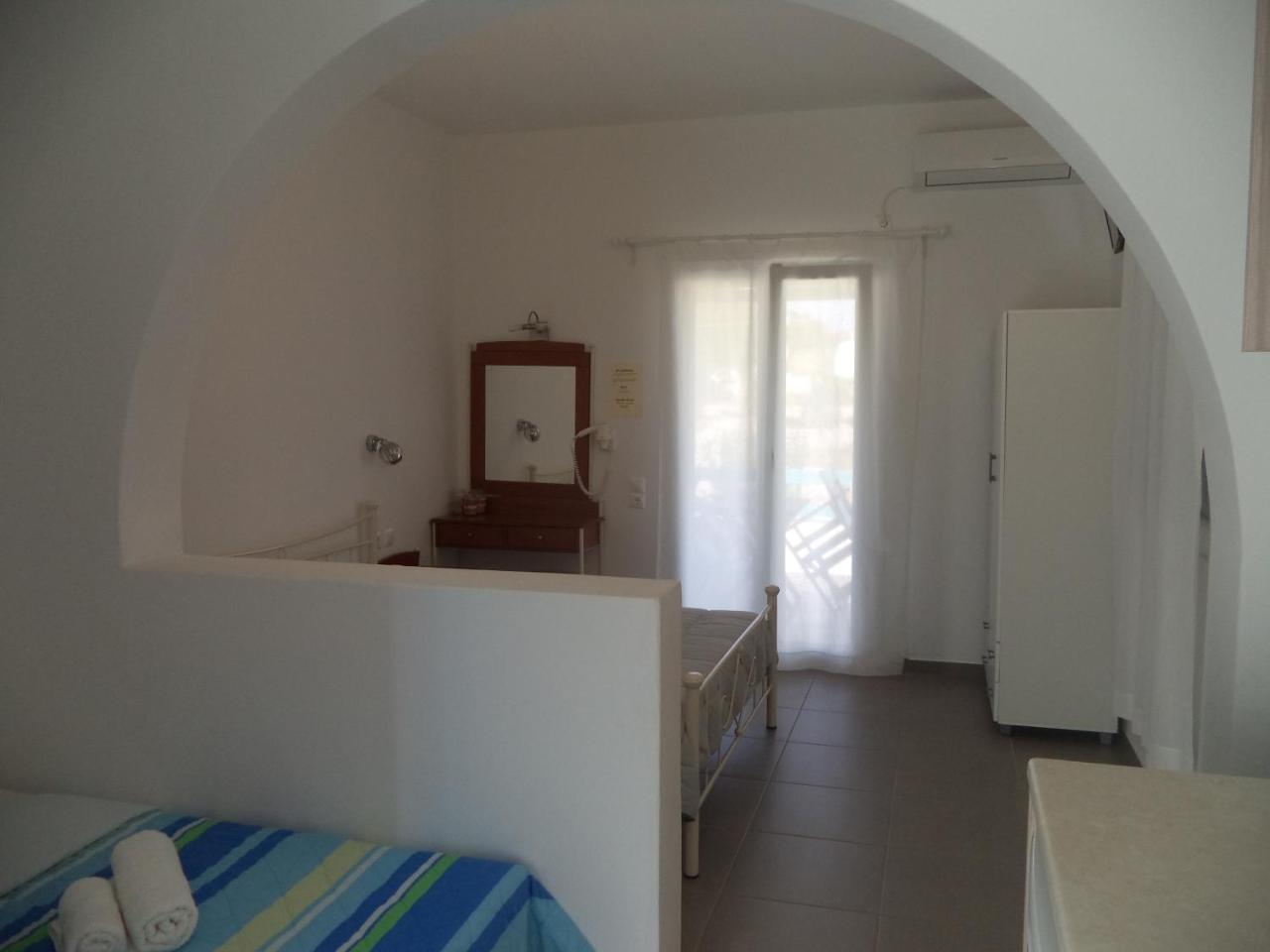 Taxiarchis Studios Agios Georgios  Экстерьер фото